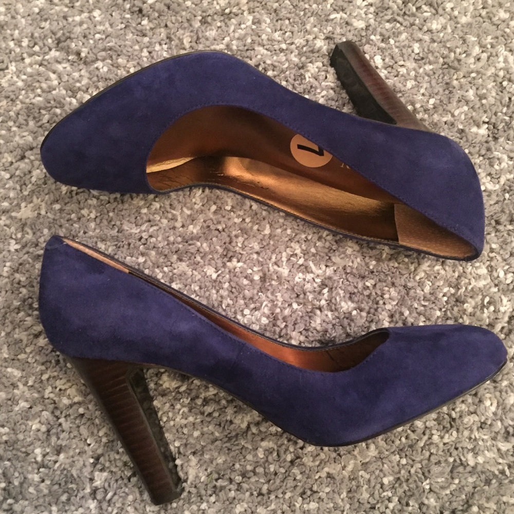 LAUREN Ralph Lauren Rylie Round-Toe Suede Pumps